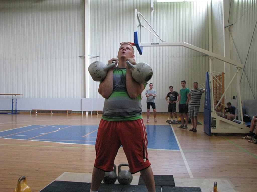 Svaru bumbas celšanas čempionāts Gulbenē. 2.06.13