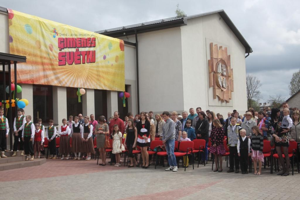 Gulbenē svin Ģimenes svētkus. 11.05.13