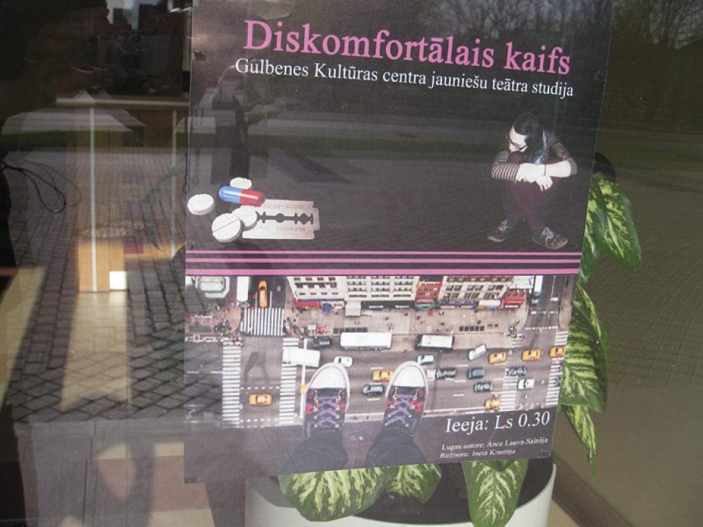12.klases skolnieces Ances Jolanta Lauvas-Salnājas autorlugas "Diskomfortālais kaifs" pirmizrāde. 8.05.13