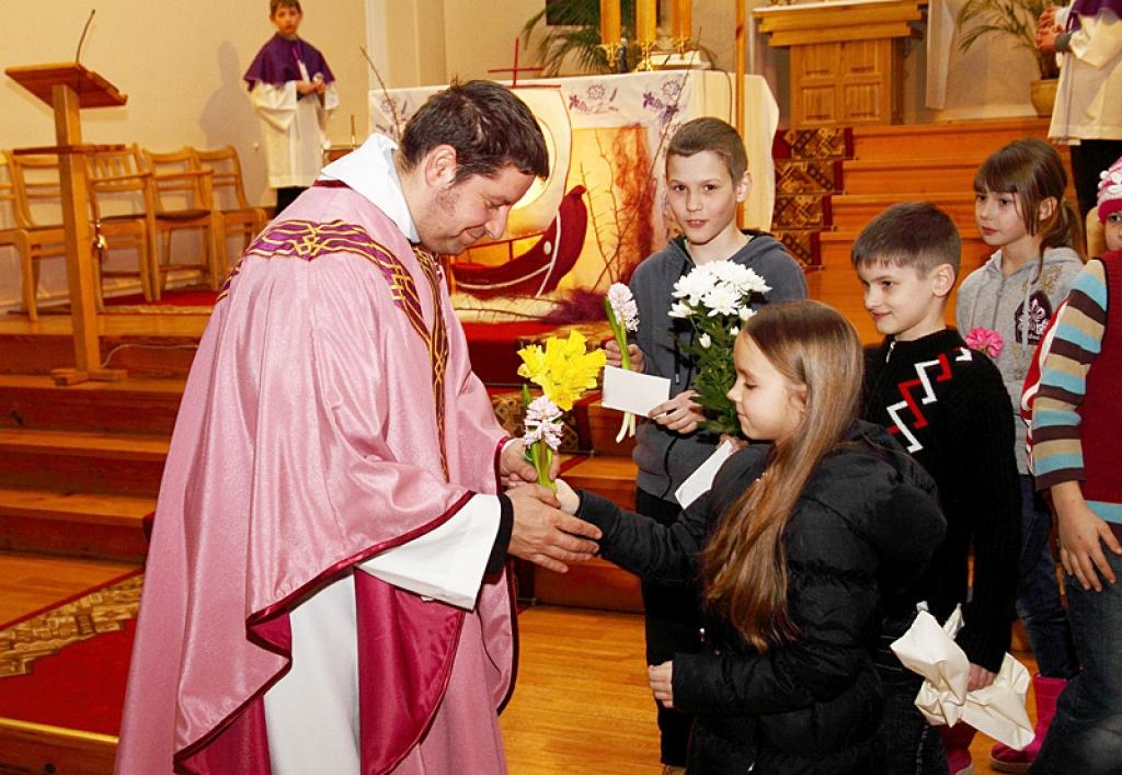 Gulbenes katoļu baznīcas mācītāja Māris Zviedris atvadās no Gulbenes draudzes. 10.03.13