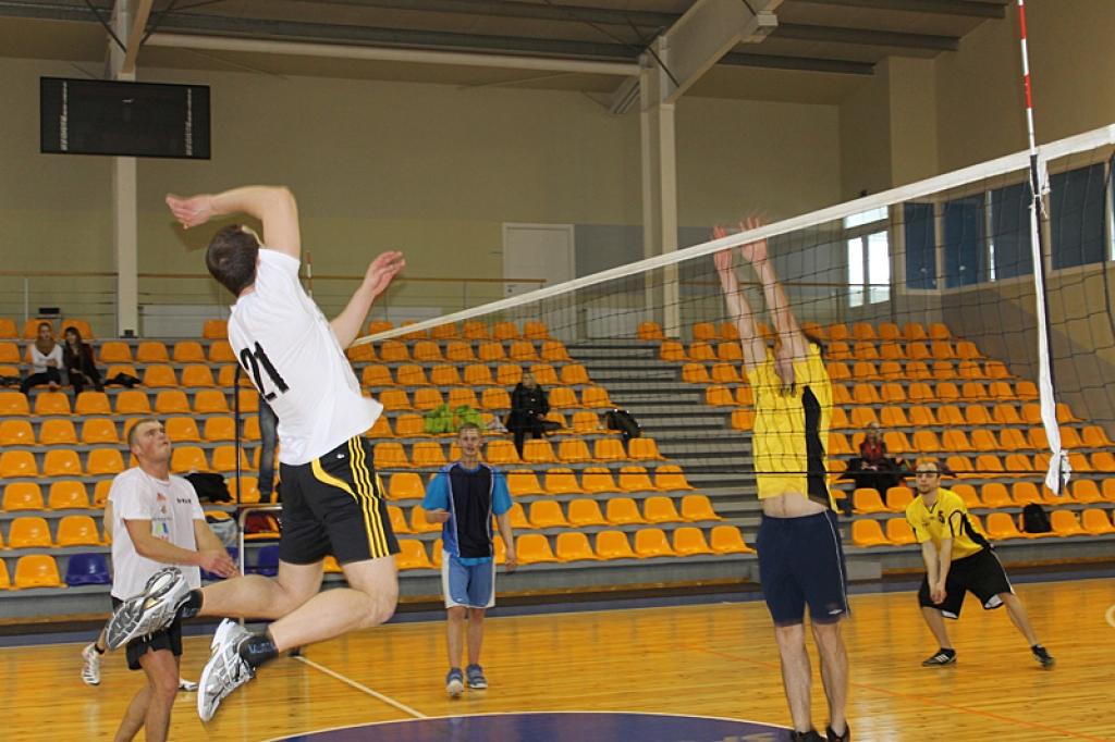 Gulbenes novada 2012./13.gada čempionāts volejbolā.02. un 03.03. 13