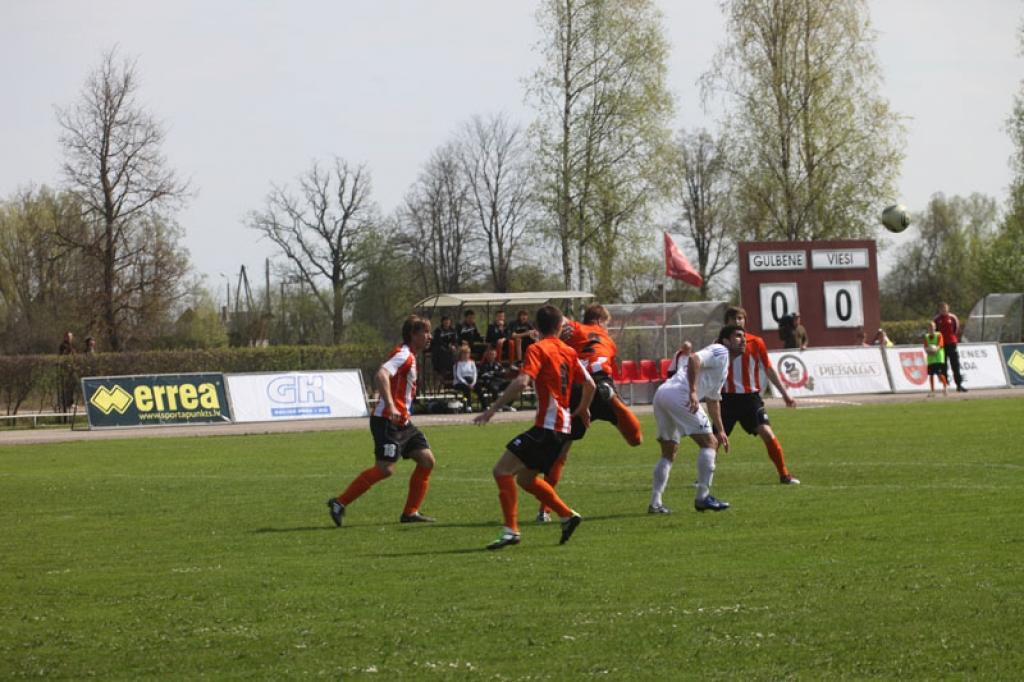 Latvijas virslīgas futbola čempionāts: FB "Gulbene" - FK "Daugava" (Rīga). 6.05.12