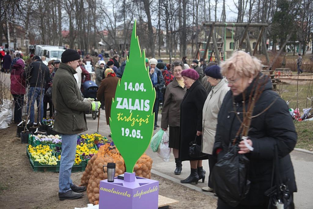 Zaļais tirdziņš Gulbenē. 14.04.12