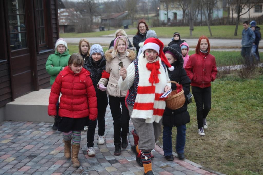 Rūķu svētki Vecgulbenes muižas teritorijā. 20.decembra nodarbības.