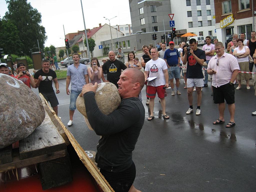 Sacensības “Gulbenes dzelzs 2011” un “Tautas stiprinieks 2011”. 9.07.11