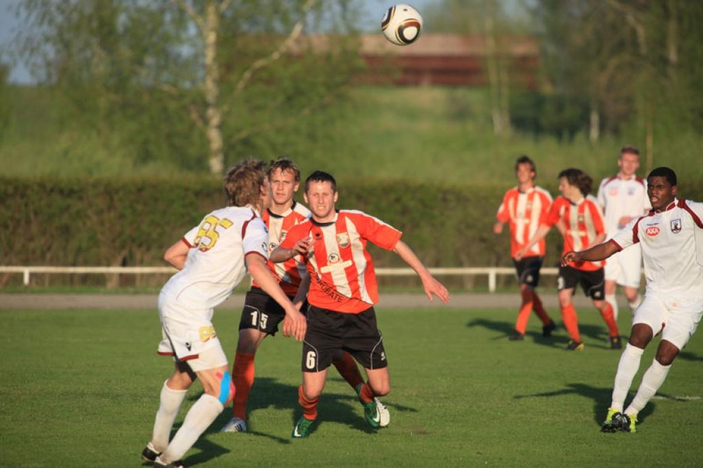 Latvijas virslīgas futbola čempionāts: FB "Gulbene" pret FK "Jelgava" (3:0). 8.05.11