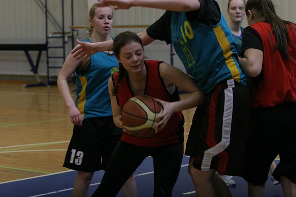 Sadala novada basketbola čempionāta medaļu komplektus. 17.04.11 