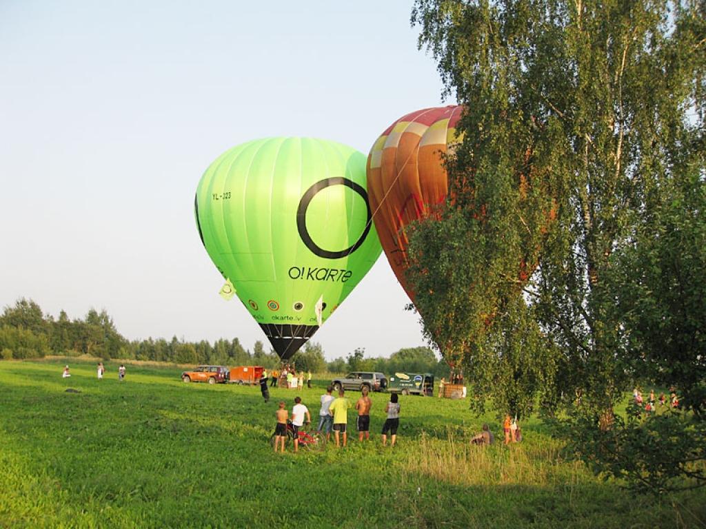 12. starptaustiskais gaisa balonu festivāla noslēgums Madonā. 14.08.10