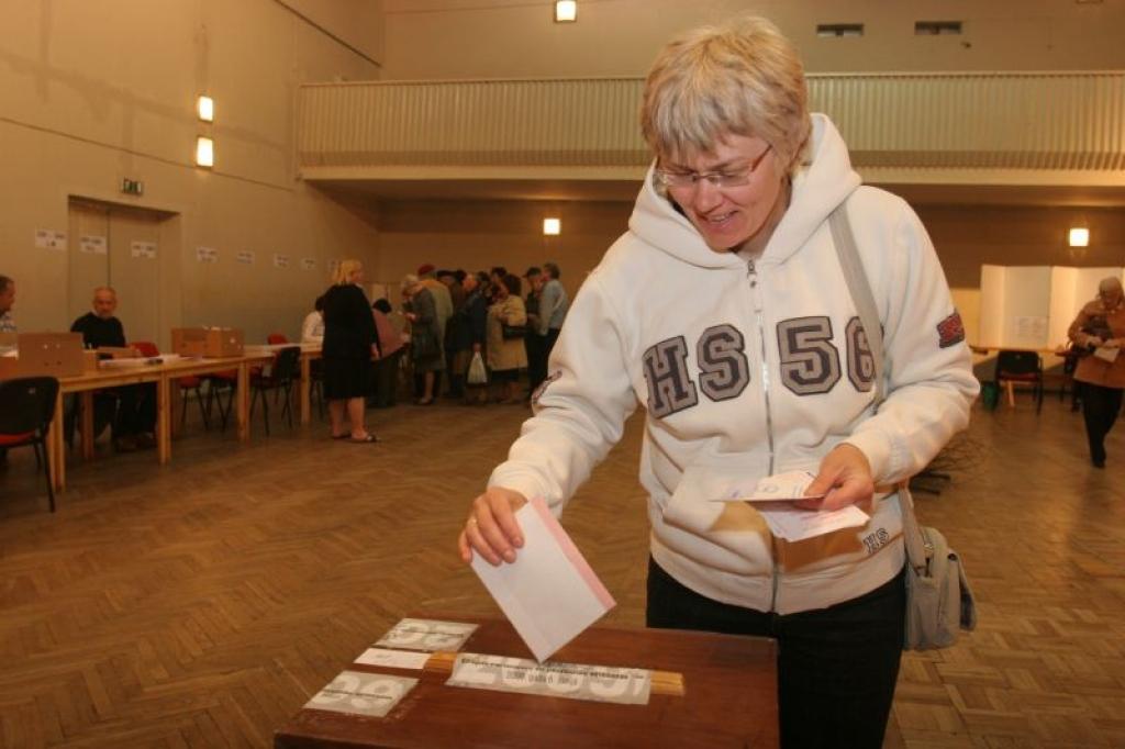 Par Eiroparlamenta un pašvaldību deputātu kandidātiem balso gulbenieši. 5.06.09