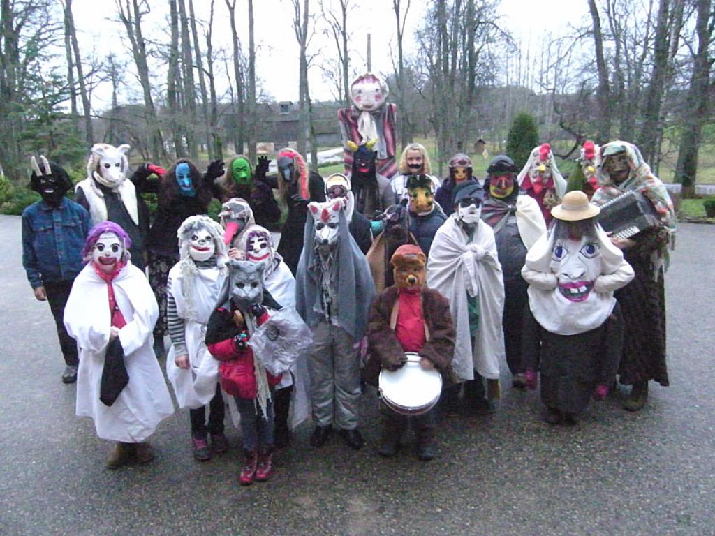 Druvienā atdzimst maskošanās tradīcijas