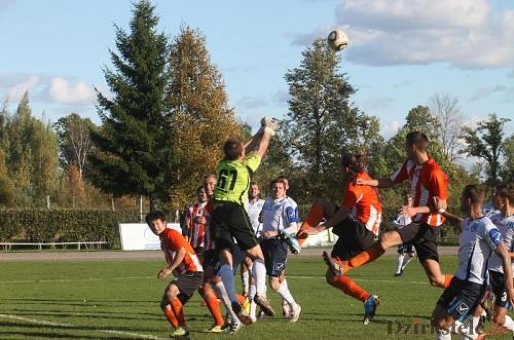 Futbols: gulbeniešiem virslīga tomēr jāatstāj (pievienots M.Koņeva komentārs)