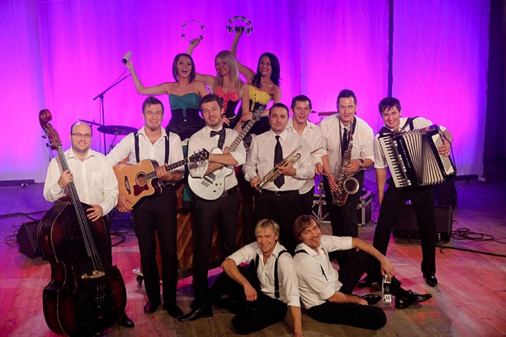 Brāļi Auzāni izveido jaunu muzikālu apvienību „Slavenais Jersikas orķestris” 