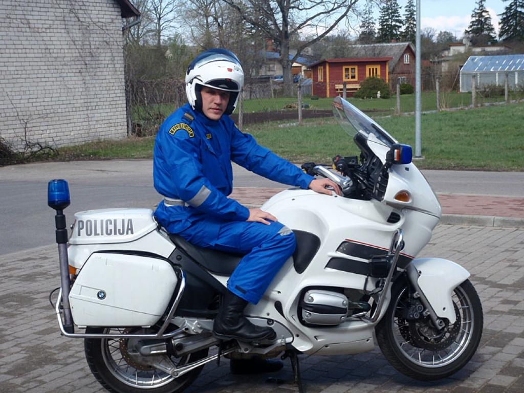 Reidos dodas policisti ar motocikliem