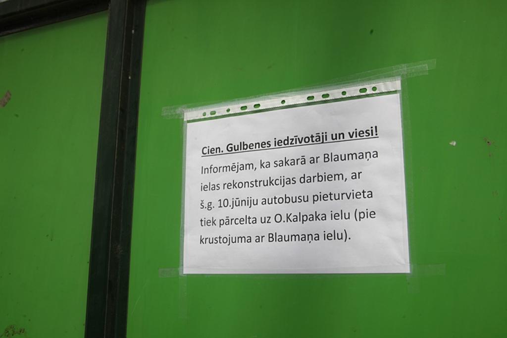 Sakarā ar Blaumaņa ielas remontu pilsētā pārceļ pieturvietas