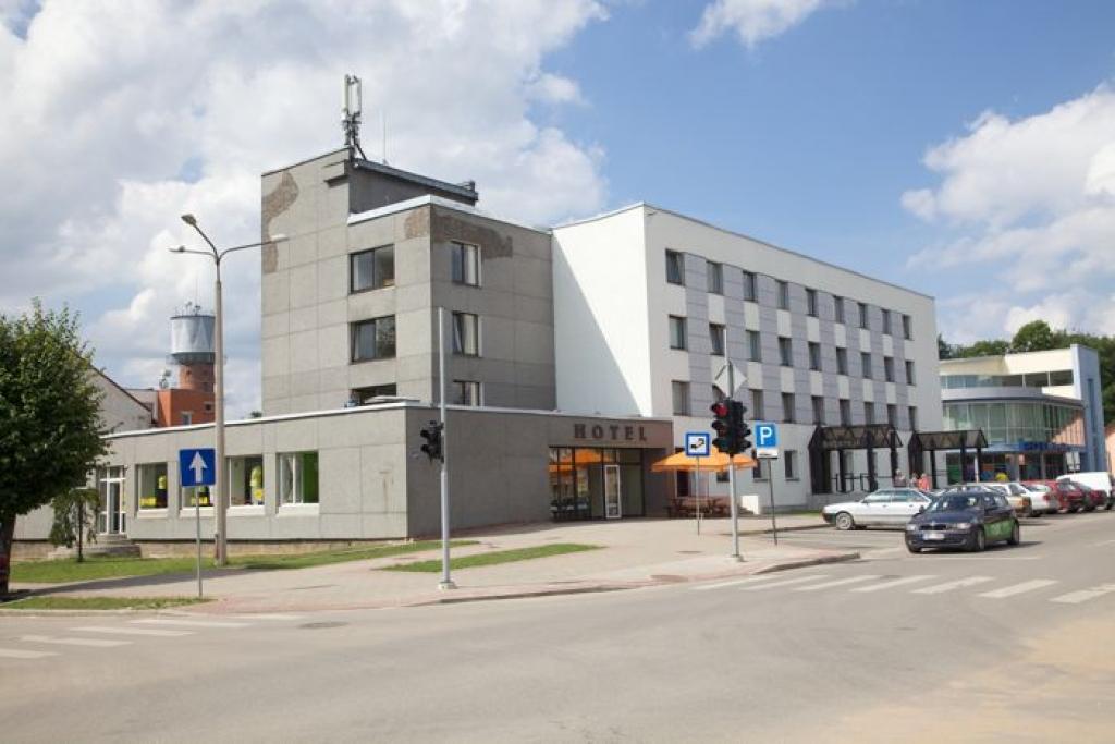 Slimnīca parādā Gulbenes viesnīcai
