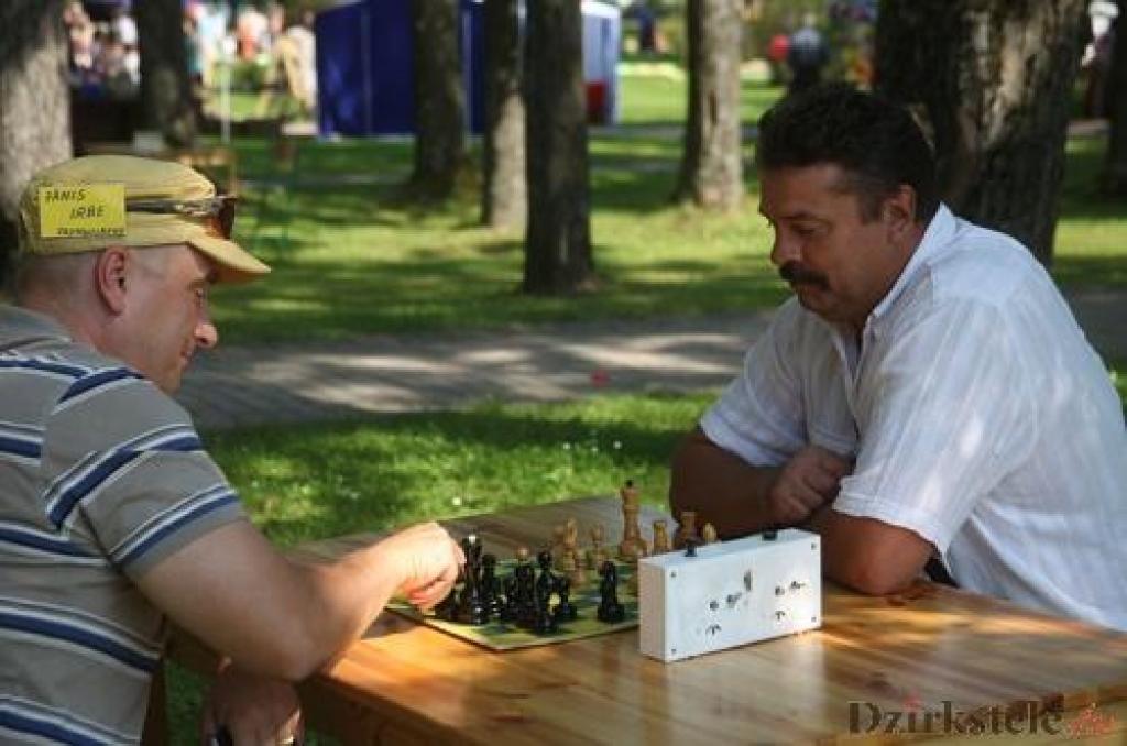Svētkos spodrina intelektu