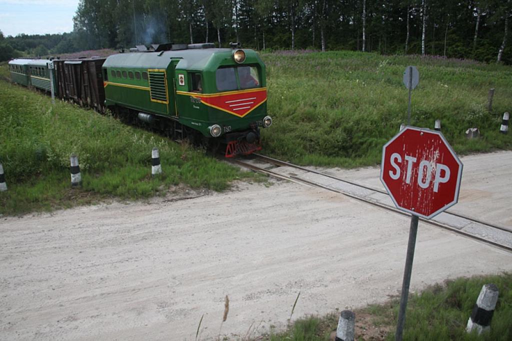Uztrauc nepārredzama dzelzceļa pārbrauktuve