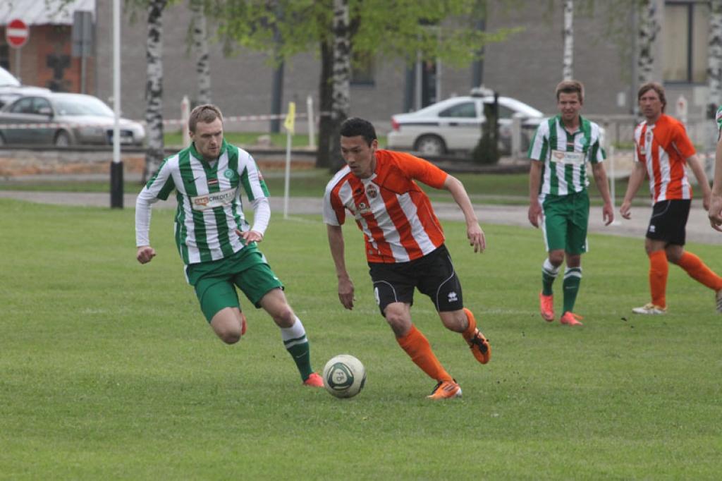 Futbols: gulbenieši sagrauj "Mettas/LU" komandu (papildināts)