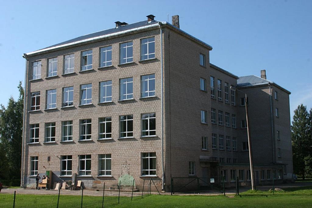 Sāk diskutēt par pilsētas vidusskolu nākotni