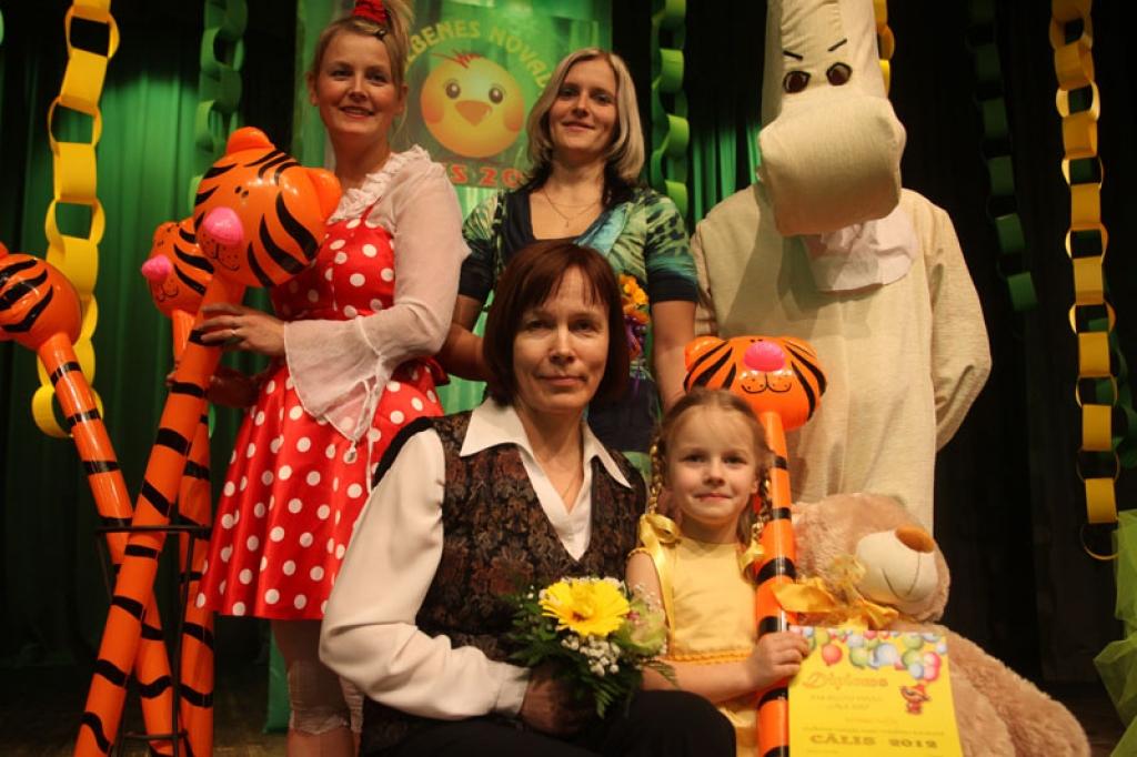 Dziedāšanas prasmes rāda mazie cālēni