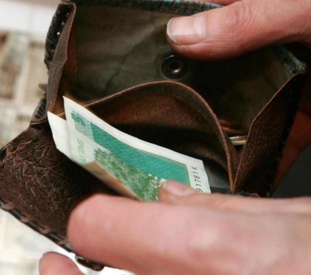 Pašvaldība auklējas ar īrniekiem