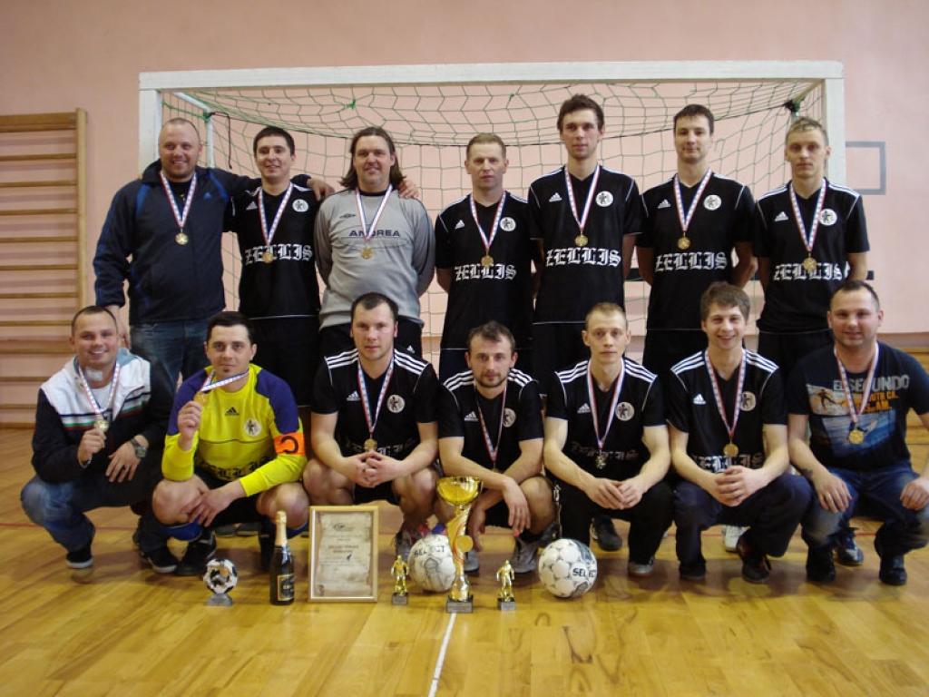 Telpu futbols: novada čempionāta medaļas sadalītas