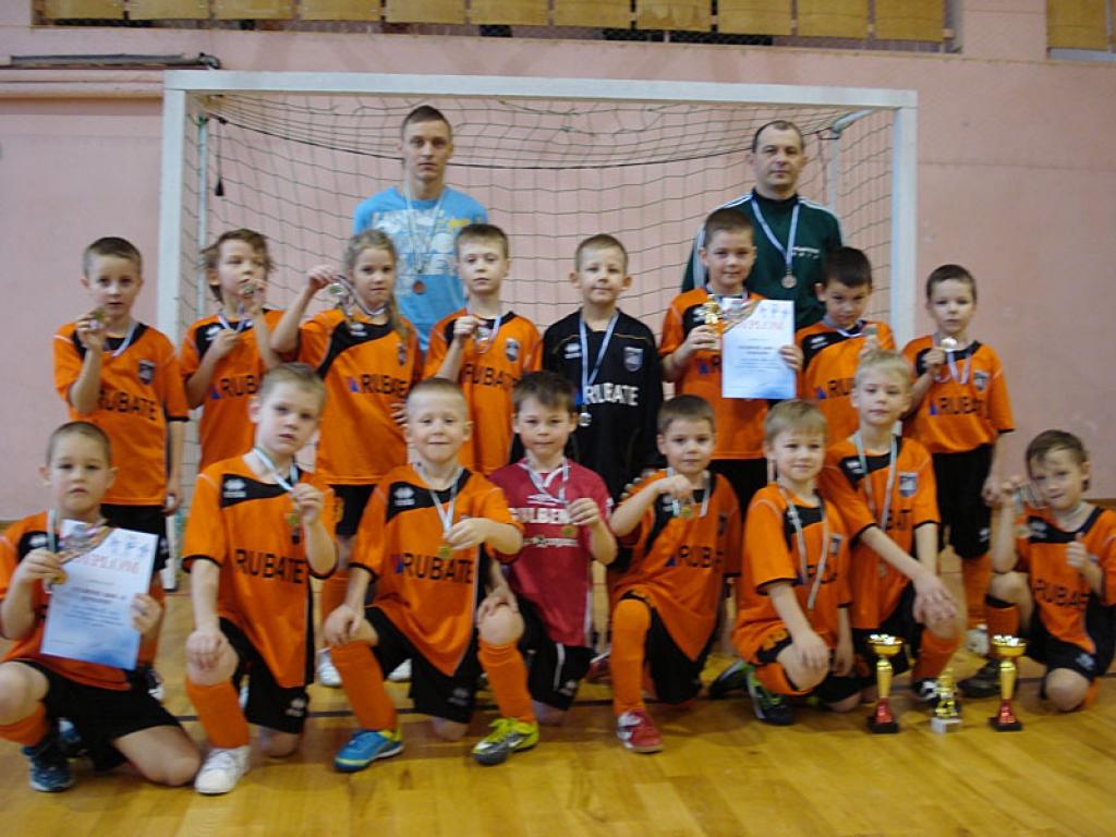 Futbols: čepionāts gulbeniešiem beidzas veiksmīgi