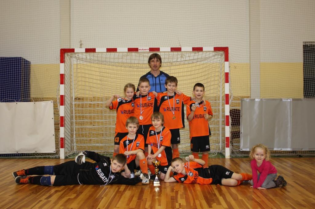 Telpu futbols: Stiprāko grupā ir otrie