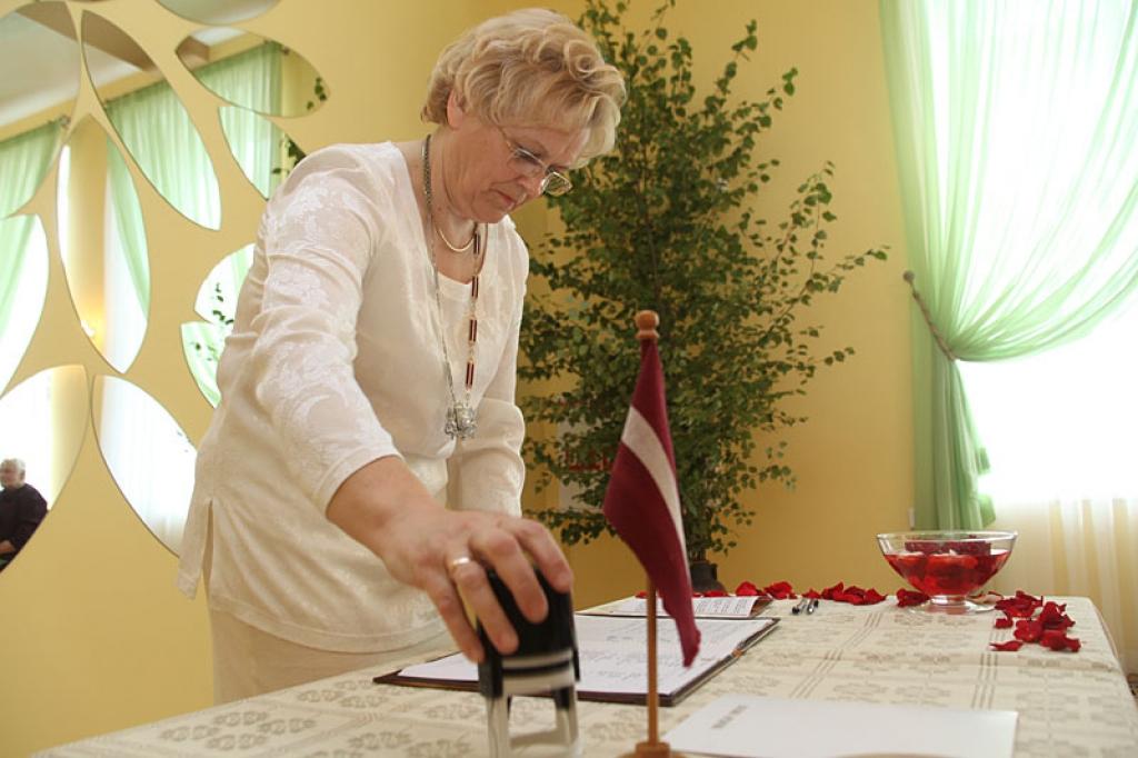 Informē Gulbenes novada dzimtsarakstu nodaļa: jūnijā visvairāk reģistrē laulību