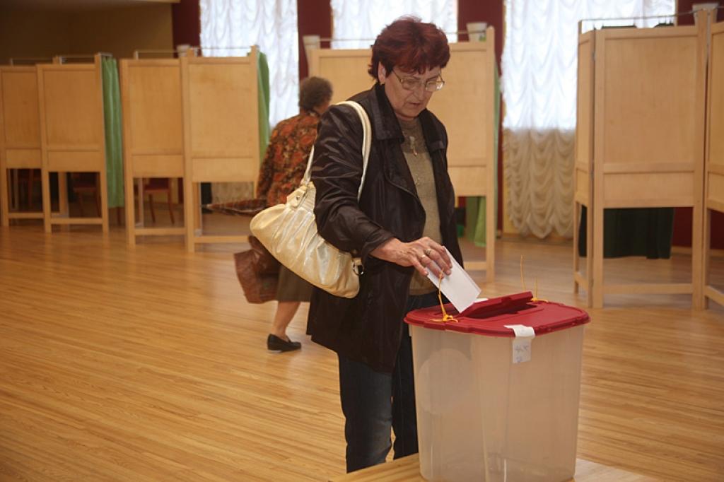 Divās dienās nobalso vairāk nekā divi procenti balsstiesīgo iedzīvotāju