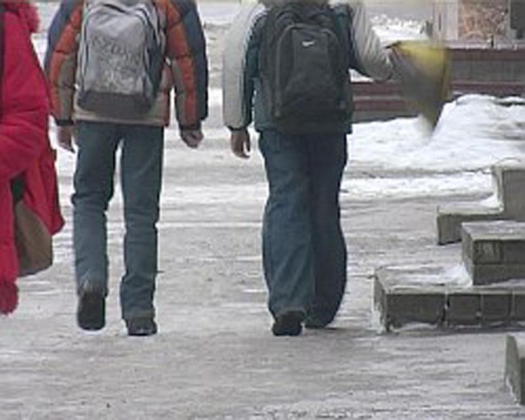 Informē par skolēnu skaita dinamiku
