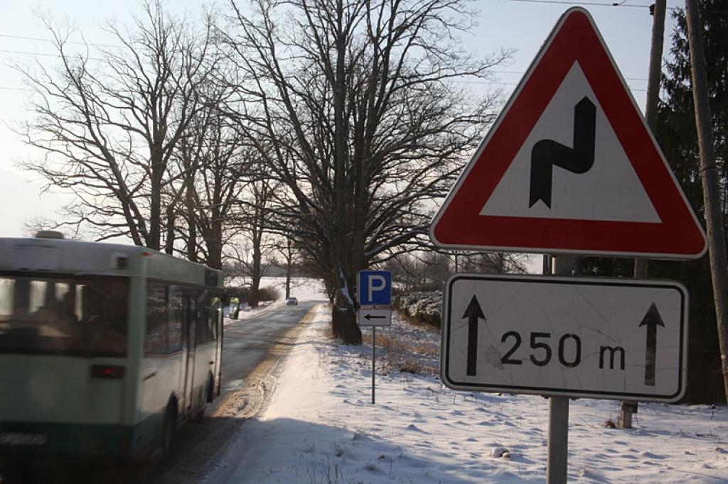 Cilvēkus satrauc braukšanas apstākļi