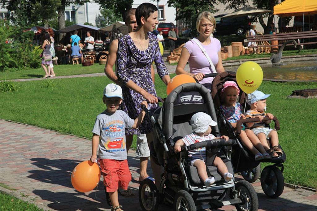 Novadā joprojām dzimst maz bērnu
