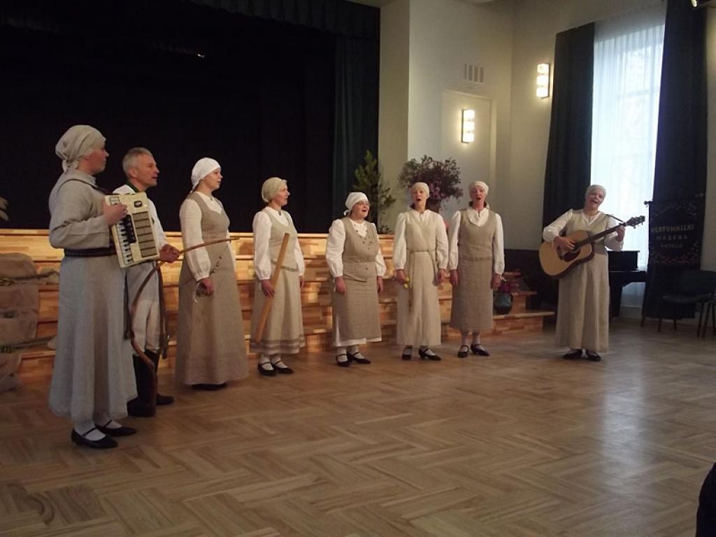 “Smaržo siens” cer piedalīties starptautiskā festivālā “Baltica 2012”
