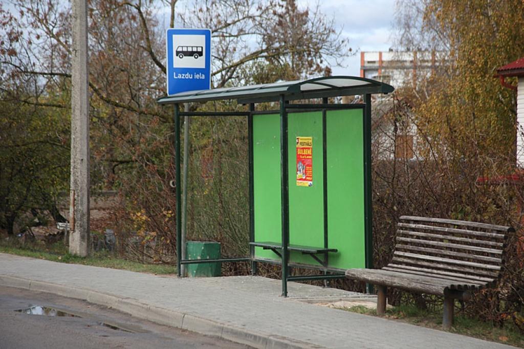 Kāpēc autobusi visās pieturās nepiestāj?
