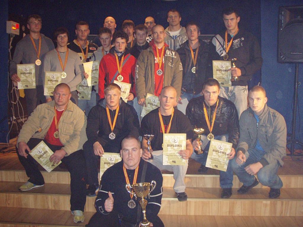 Trīscīņa: darbs treniņos nes augļus