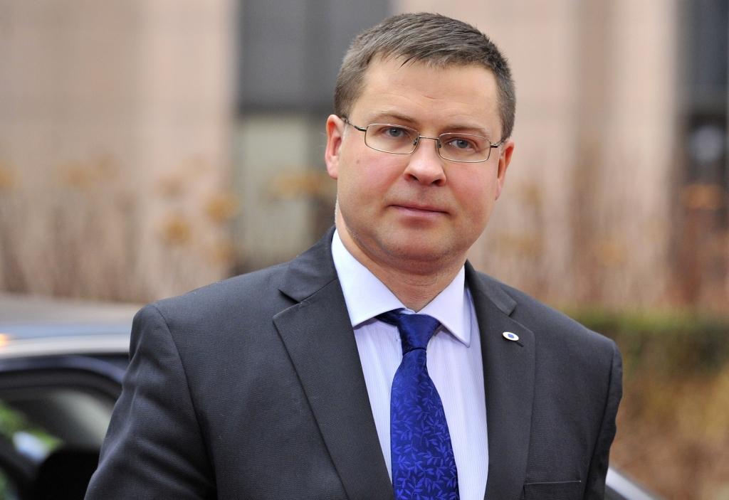 Dombrovski redz kā EK prezidenta kandidātu; iespējas ieņemt amatu nelielas