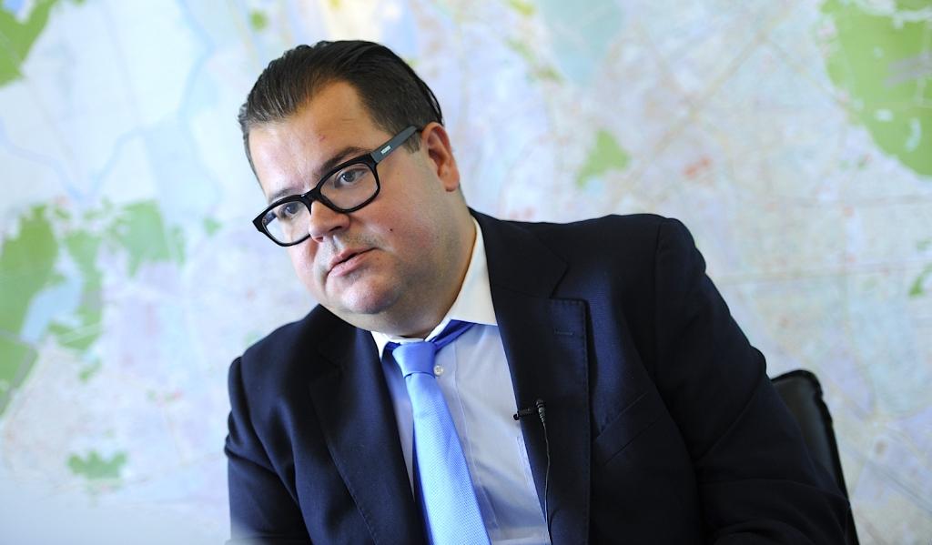 Peters: Ideālām ielām  Rīgā nepieciešami 100 miljoni lati gadā