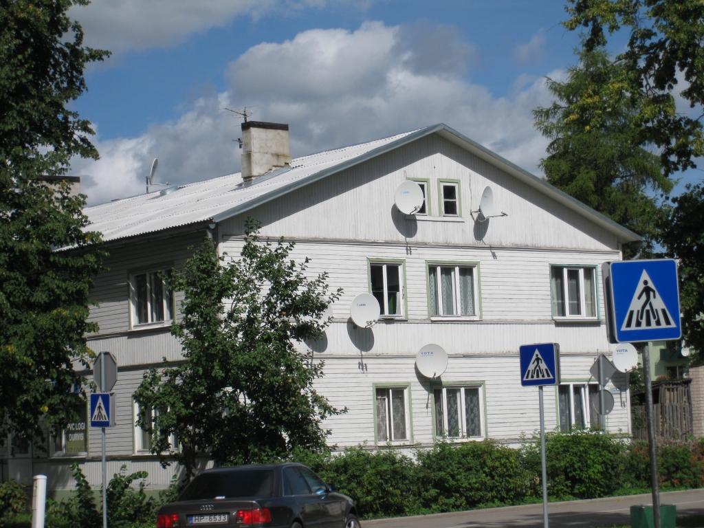Lūdz samazināt īres maksu, lai varētu nomainīt jumtu