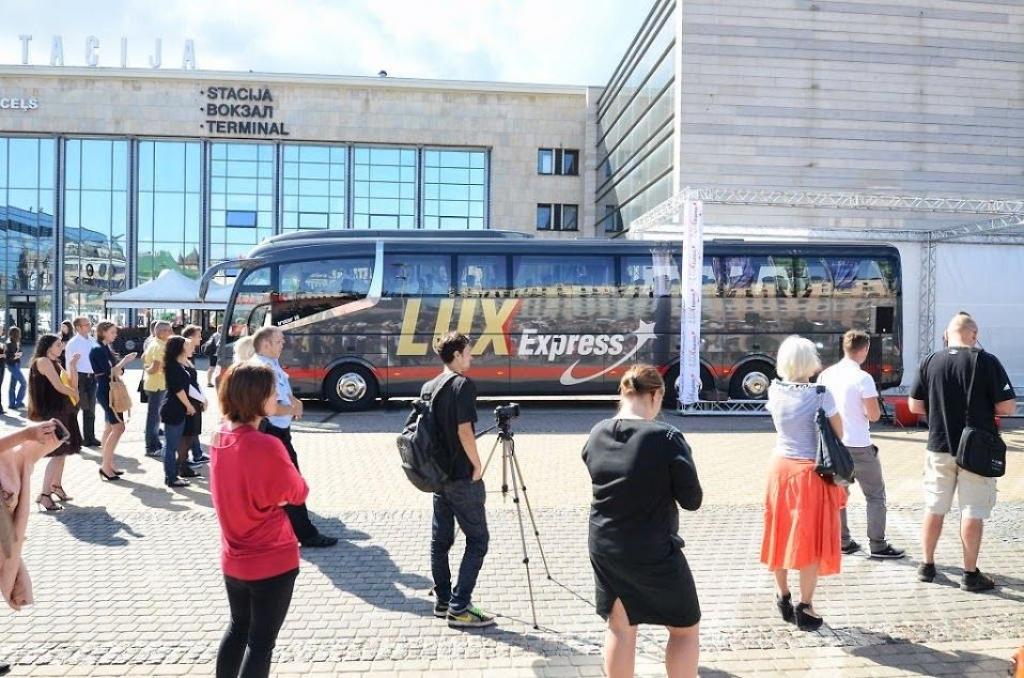 Papildināta - Protestējot pret sabiedriskā transporta subsidēšanu, Lux Express mēnesi maršrutā Rīga-Liepāja vadās bez maksas