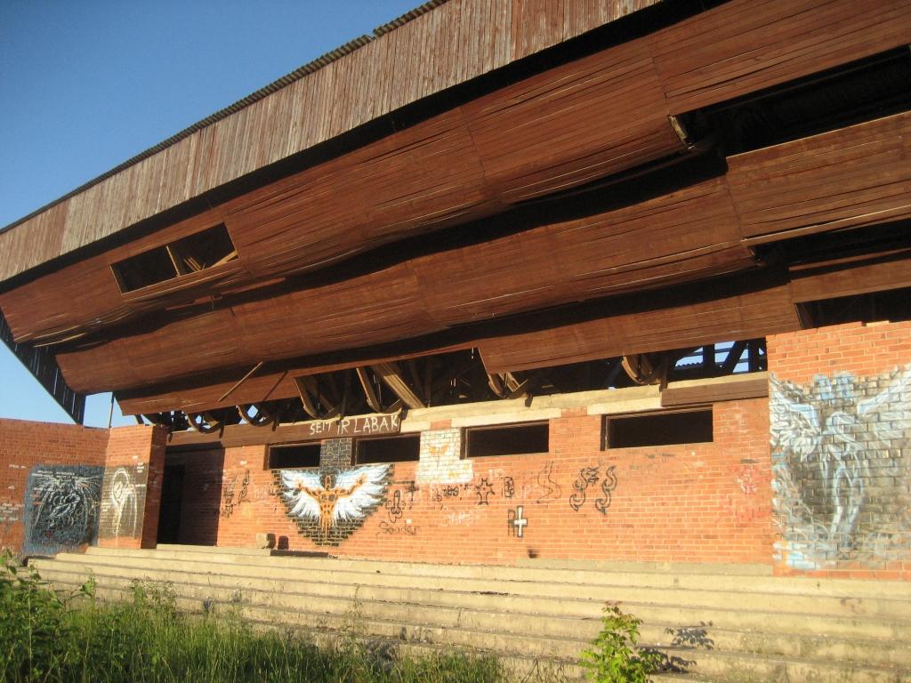Gulbenes pilsētas pārvalde vēlas uzzināt iedzīvotāju domas par veco estrādi