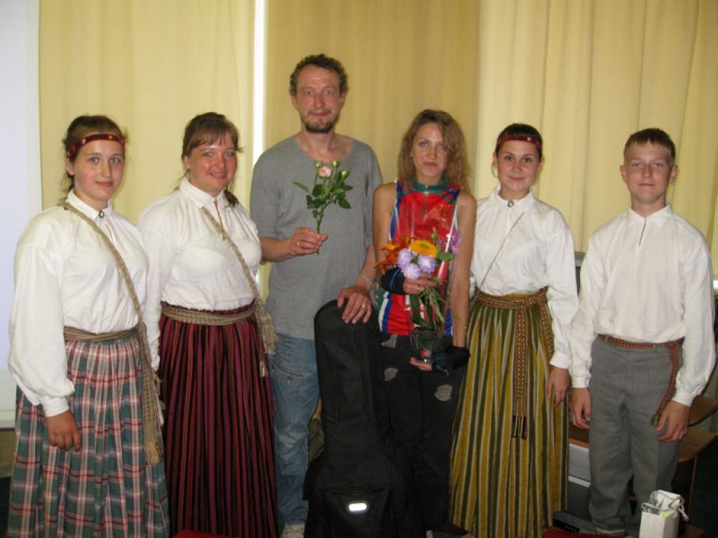Ceļotāju pāris rosina druvēniešus jau laikus sākt mācīties ķīniešu valodu