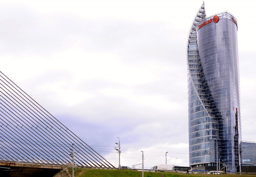 Pusgadā lielākā peļņa Swedbank, bet lielākā akcionāru kapitāla atdeve - ABLV Bank