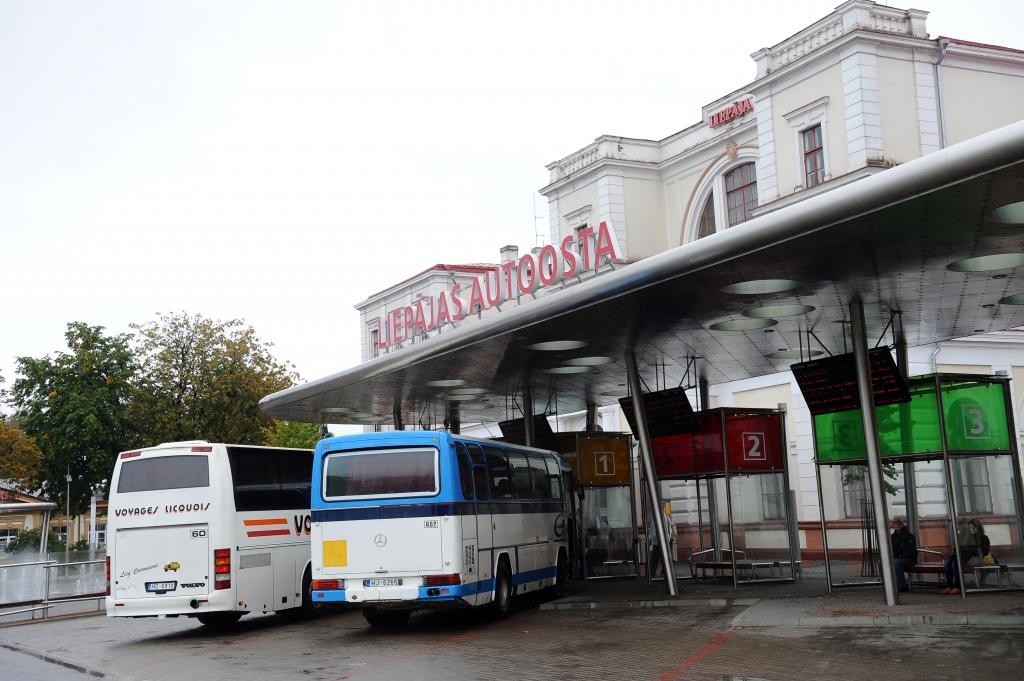 Narvaišs: no vilciena uz autobusu paspēt nevar plānošanas reģionu neelastības dēļ