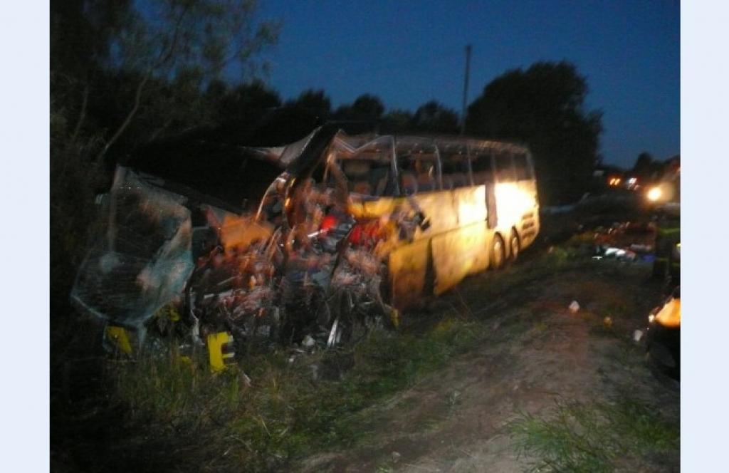 Ecolines : sadursmi izraisījis pretimbraucošā autobusa vadītājs