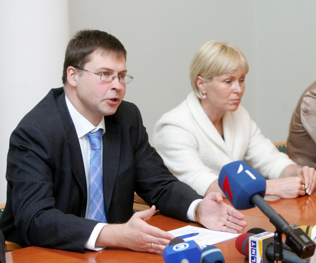 Premjers cer, ka Grende atrisinās operas problēmas un spēs savu nostāju pamatot