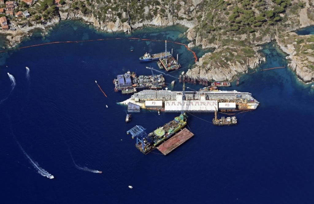 Costa Concordia vraks neilgi pirms tā izcelšanas no ūdens