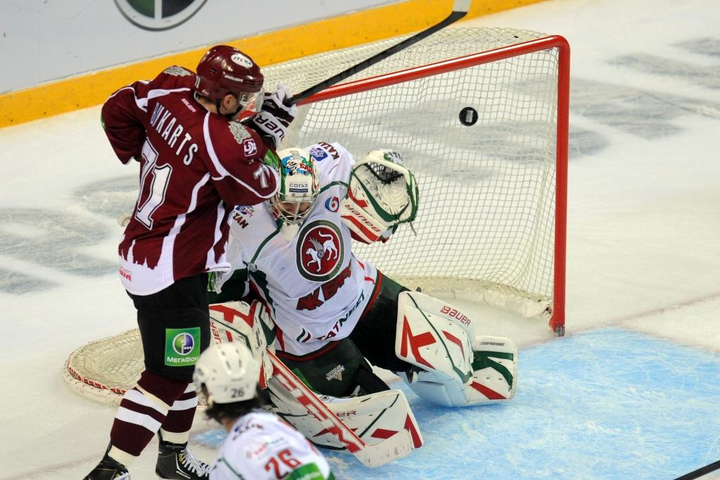 papildināts (21:51) - Rīgas  Dinamo  neizmanto daudzās iespējas un piekāpjas Kazaņas  Ak Bars  hokejistiem