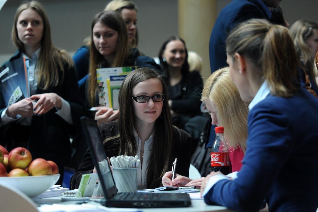 Latvijas Biznesa koledža turpina maldināt studentus