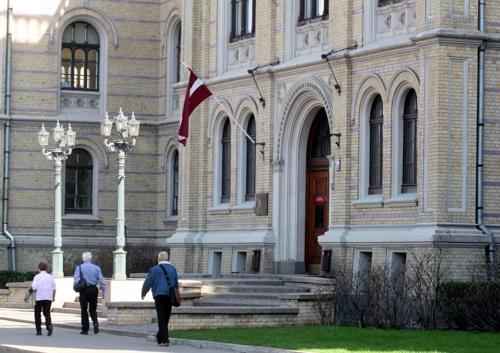 Dienests: LU nav bijušas tiesības piešķirt mākslas doktora zinātnisko grādu